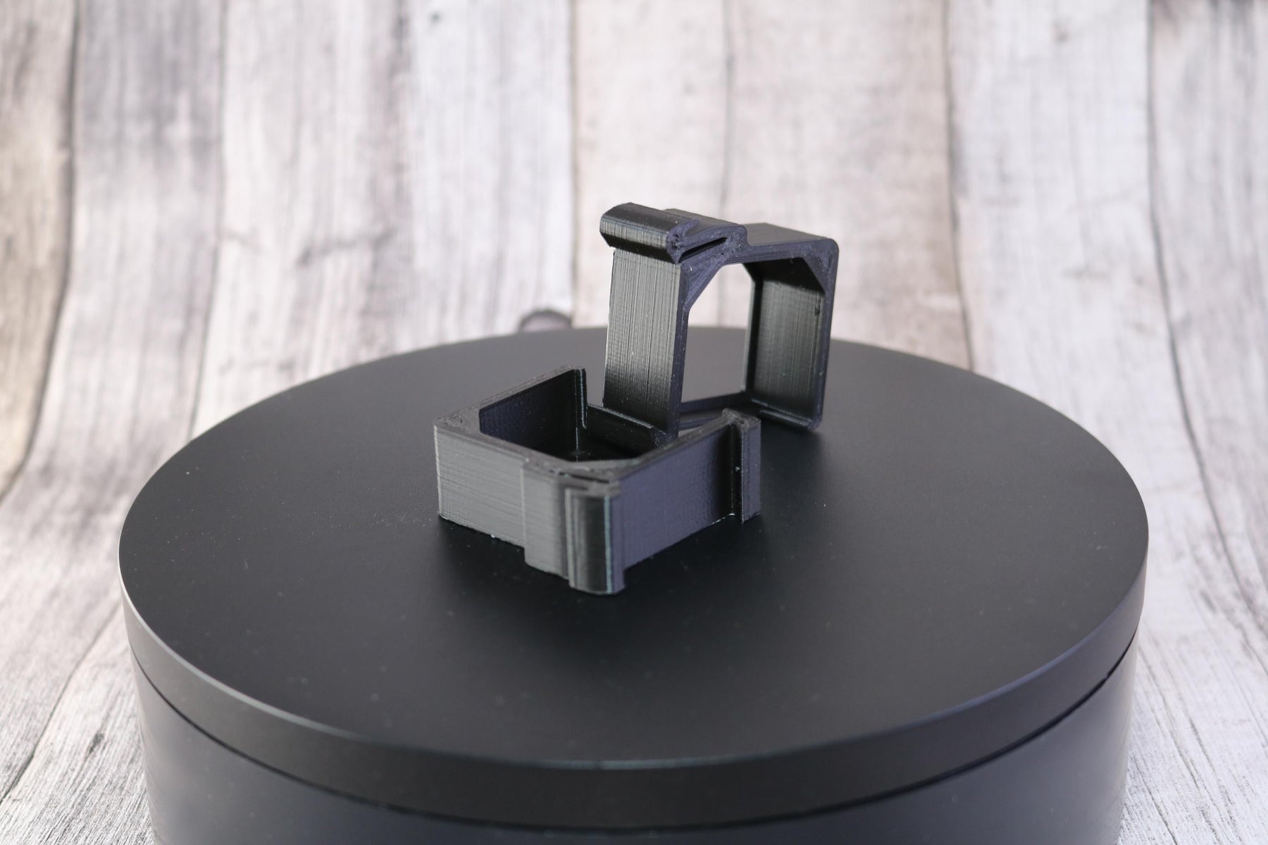 Shelly 1 PM Plus DIN Rail Hutschienenhalter für eine 35 mm DIN Hutschiene