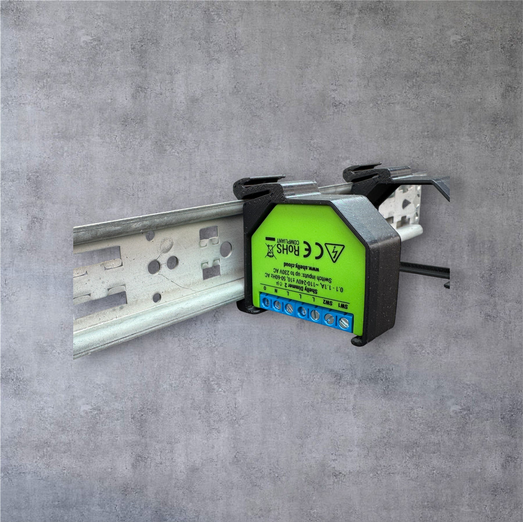 Shelly Dimmer 2 für eine 35 mm DIN Hutschiene